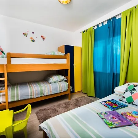 Apartman With Swimming Pool Podstrana, Split - 13393