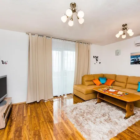With A Swimming Pool Podstrana, Split - 13393 Apartment