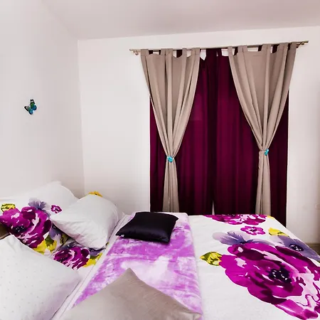 With Swimming Pool Podstrana, Split - 13393 Апартаменти Подстрана