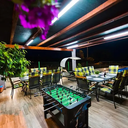 Appartement With Swimming Pool Podstrana, Split - 13393 *