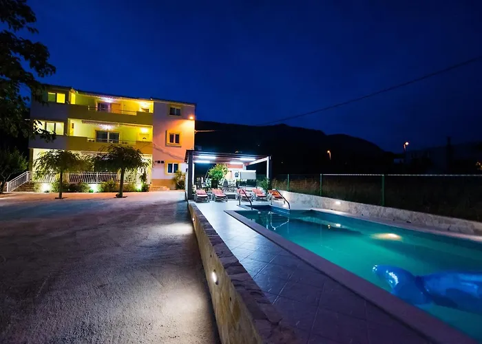 Appartement With Swimming Pool Podstrana, Split - 13393 *