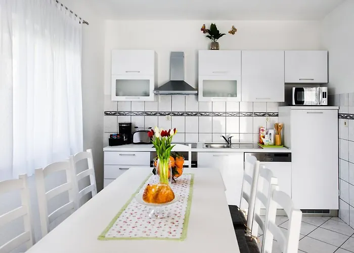 Appartement With Swimming Pool Podstrana, Split - 13393 *