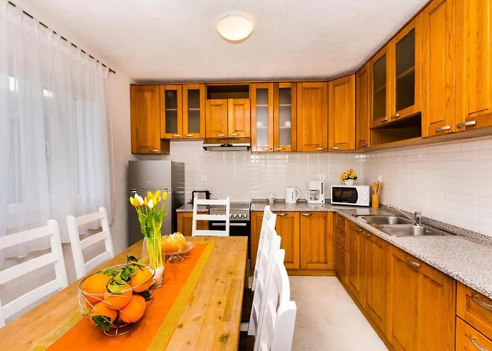 Appartement With Swimming Pool Podstrana, Split - 13393 *